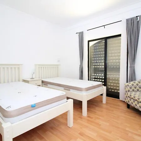 2 Bedrooms With Shared Pool And Enclosed Garden At 3 Km Away From The Апартаменти *