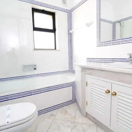 Апартаменти 2 Bedrooms With Shared Pool And Enclosed Garden At 3 Km Away From The *