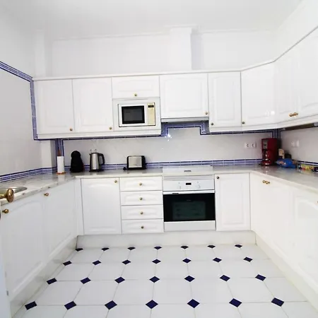 Апартаменти 2 Bedrooms With Shared Pool And Enclosed Garden At 3 Km Away From The Портіман