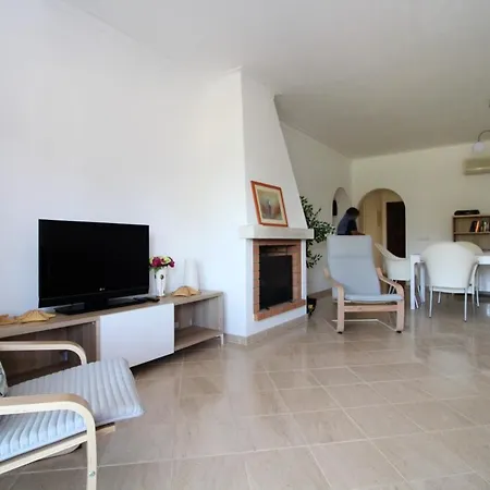 דירה 2 Bedrooms With Shared Pool And Enclosed Garden At 3 Km Away From The